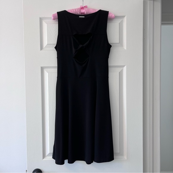 Michael Kors casual black dress, fun design in back, size M, new. - Picture 2 of 4